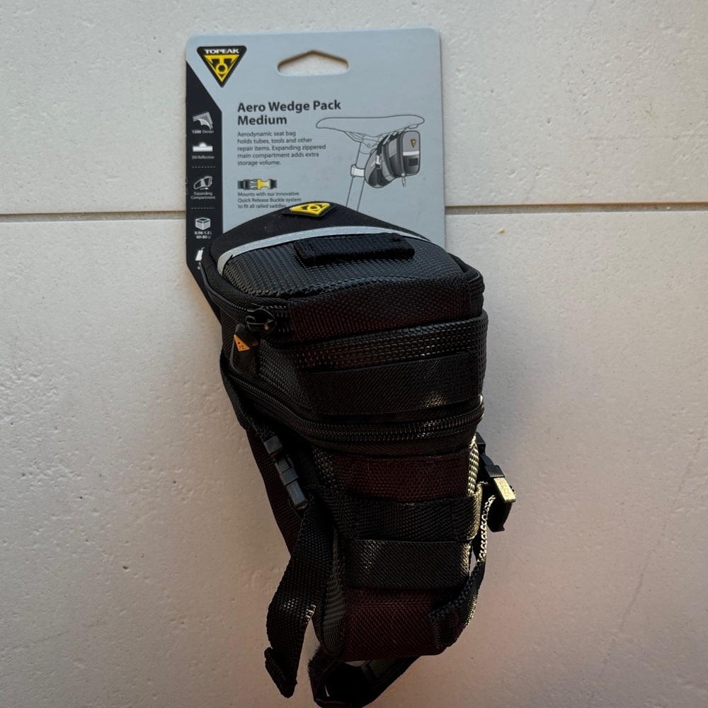 Aero wedge pack medium for bike